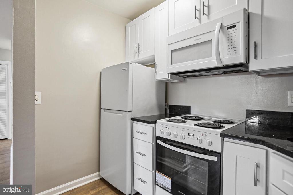 1507 FREEDOM WAY SE #1