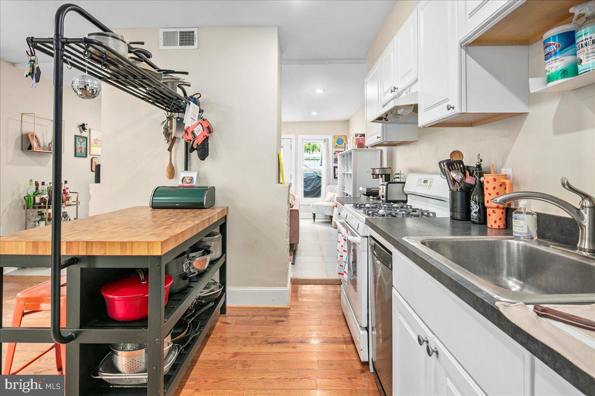 304 2ND STREET SE