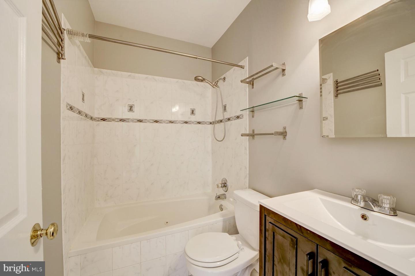 1030 FAIRMONT ST NW #204