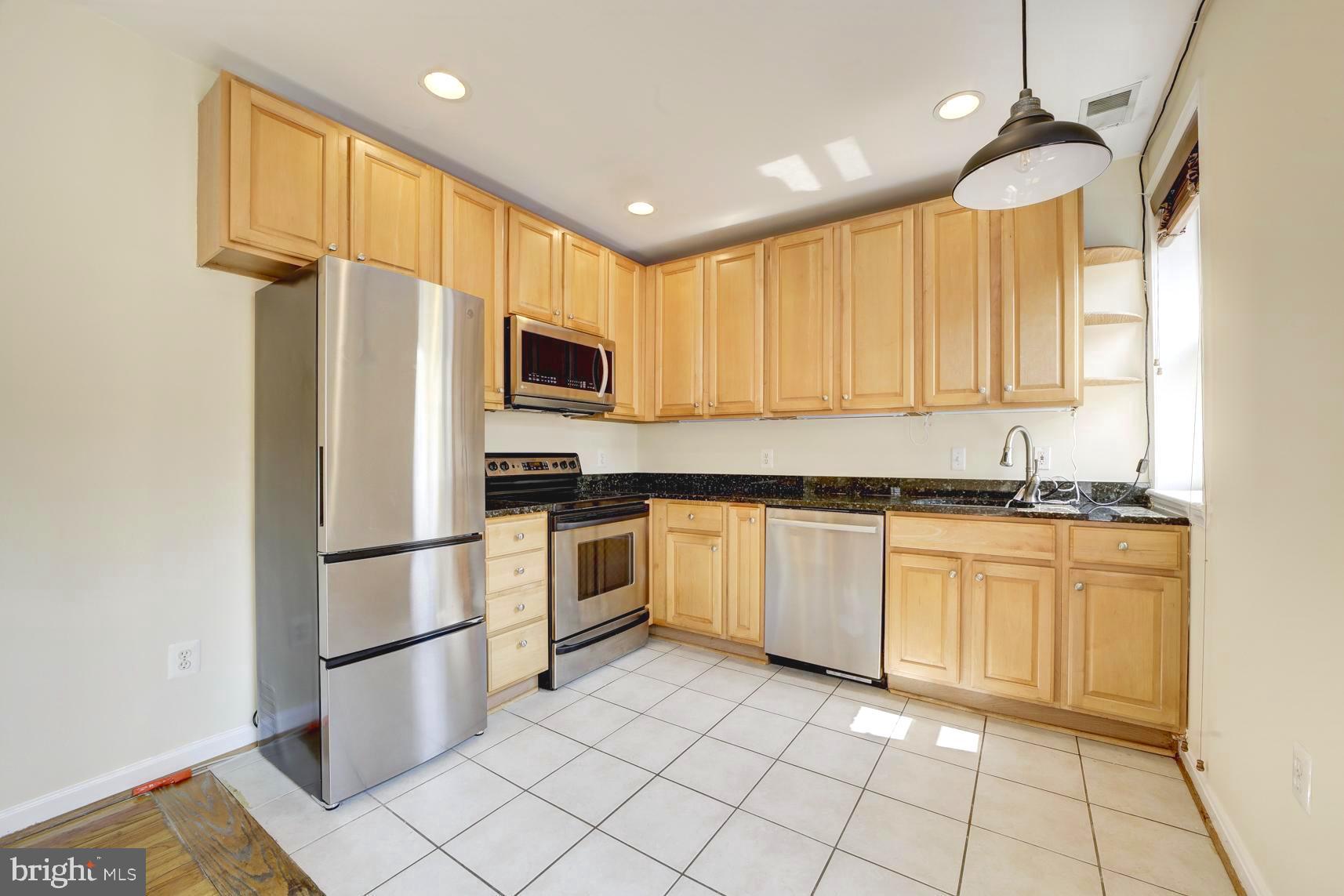 1030 FAIRMONT ST NW #204