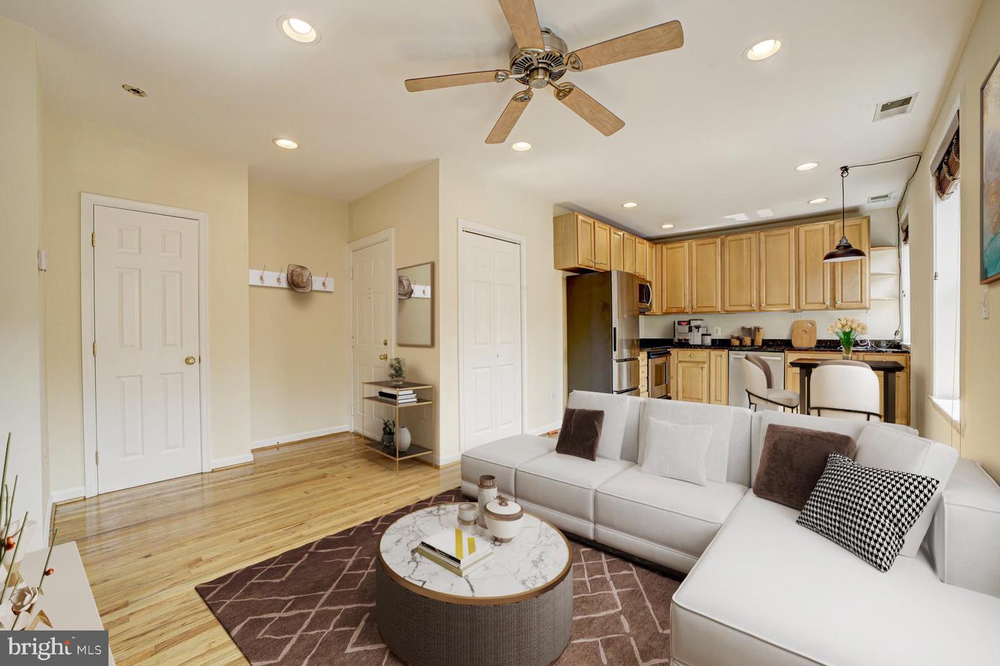 1030 FAIRMONT ST NW #204