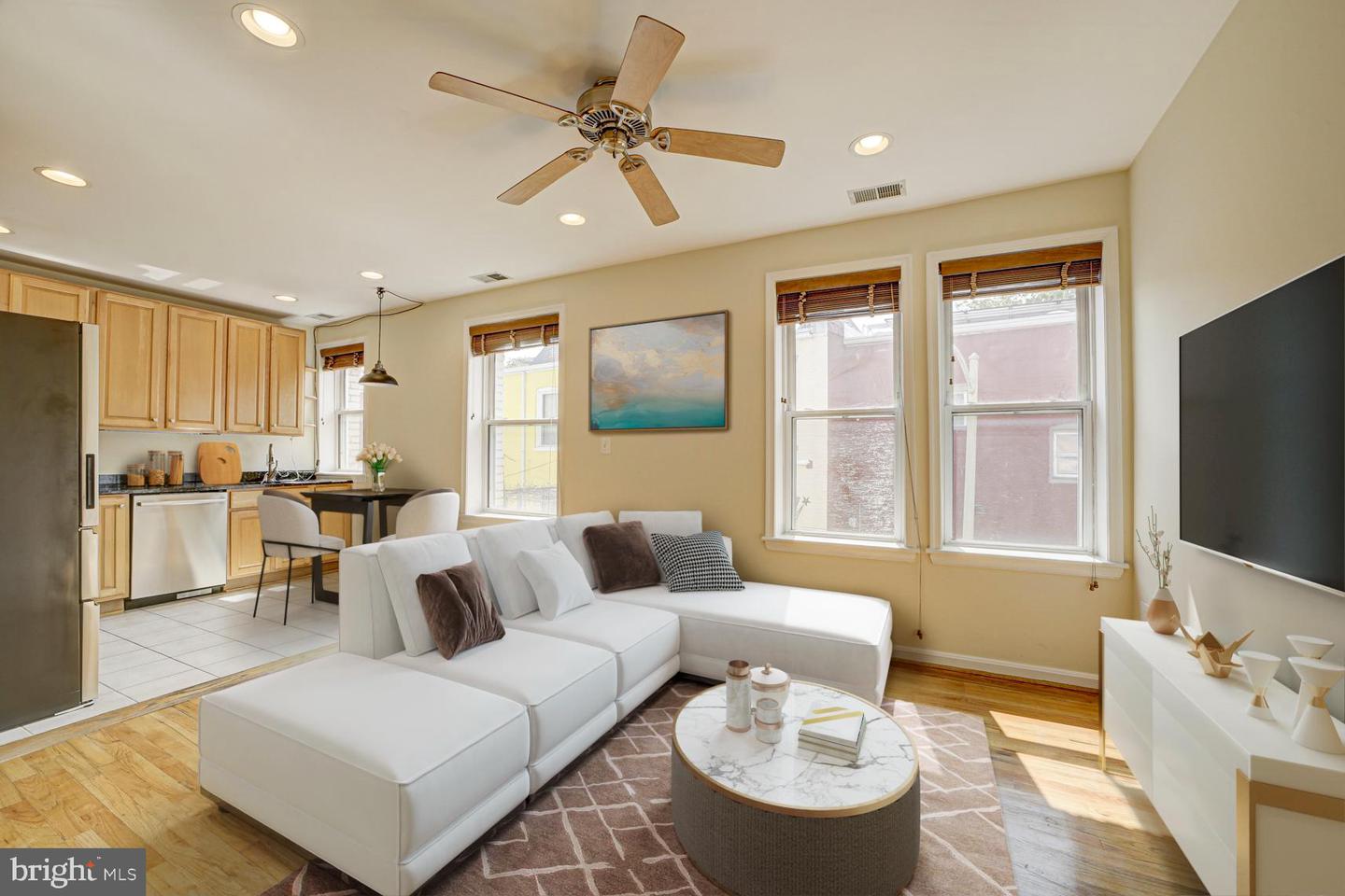 1030 FAIRMONT ST NW #204