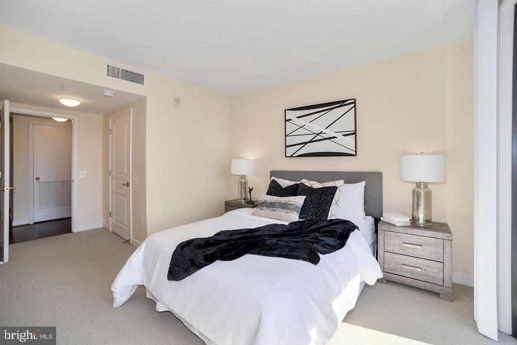 616 E ST NW #1102