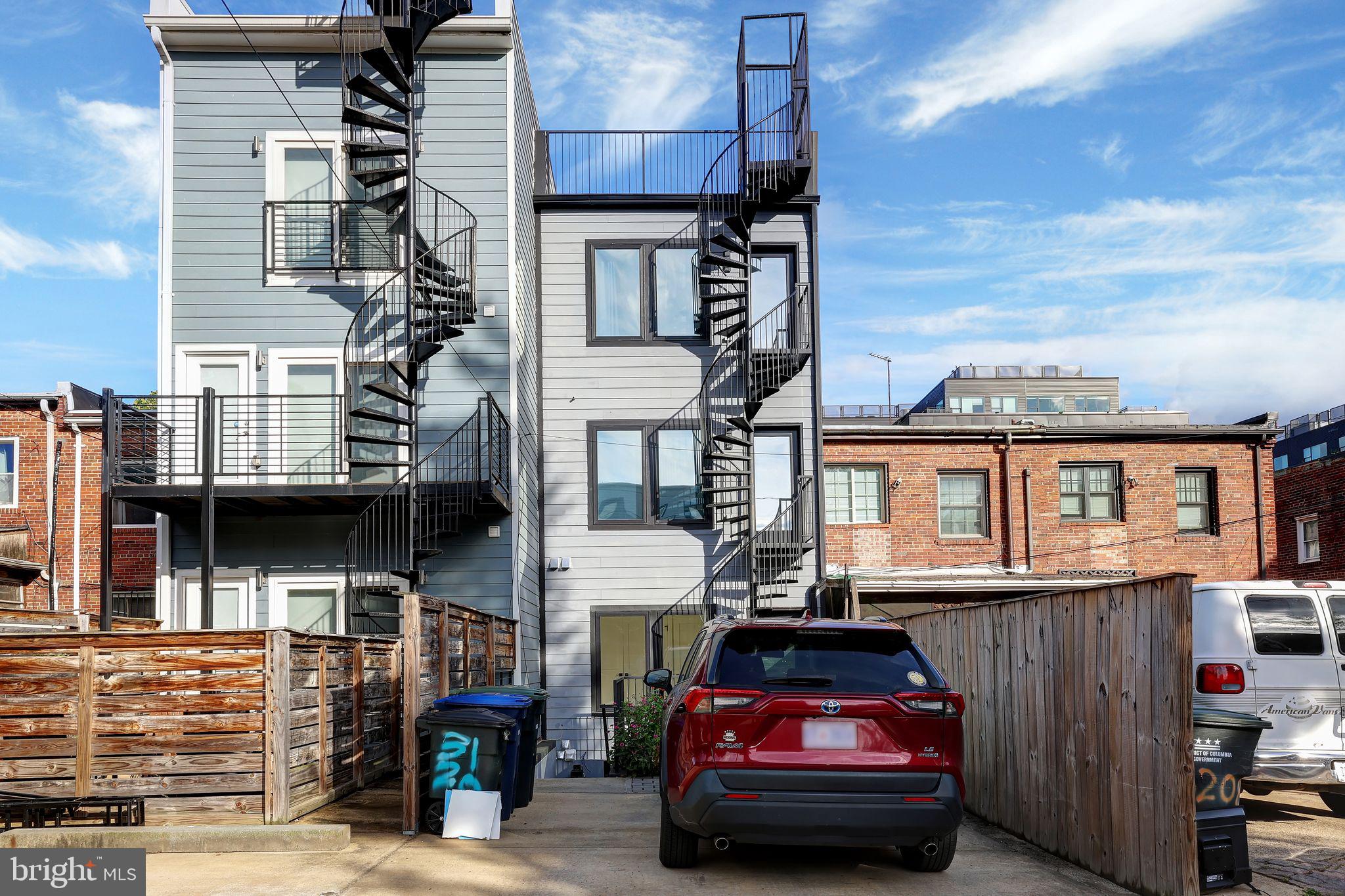 3210 8TH STREET NE 1