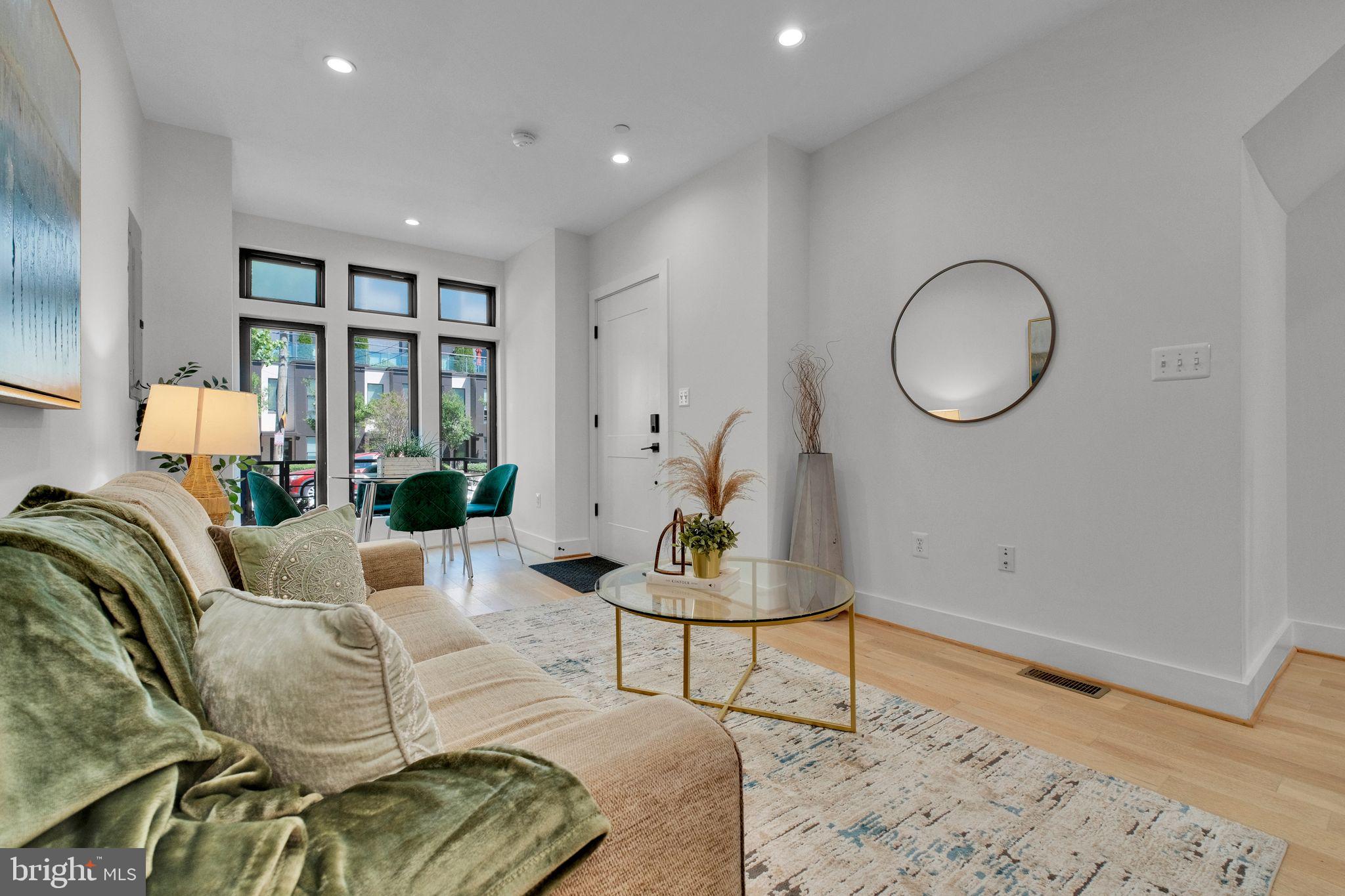 3210 8TH STREET NE 1