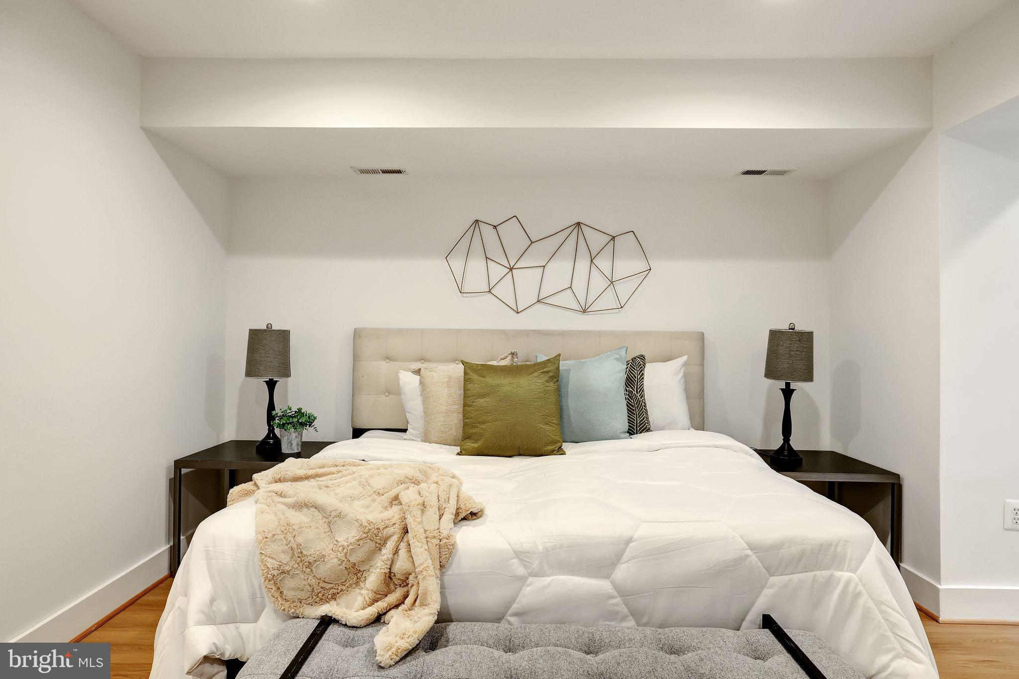 3210 8TH STREET NE 1