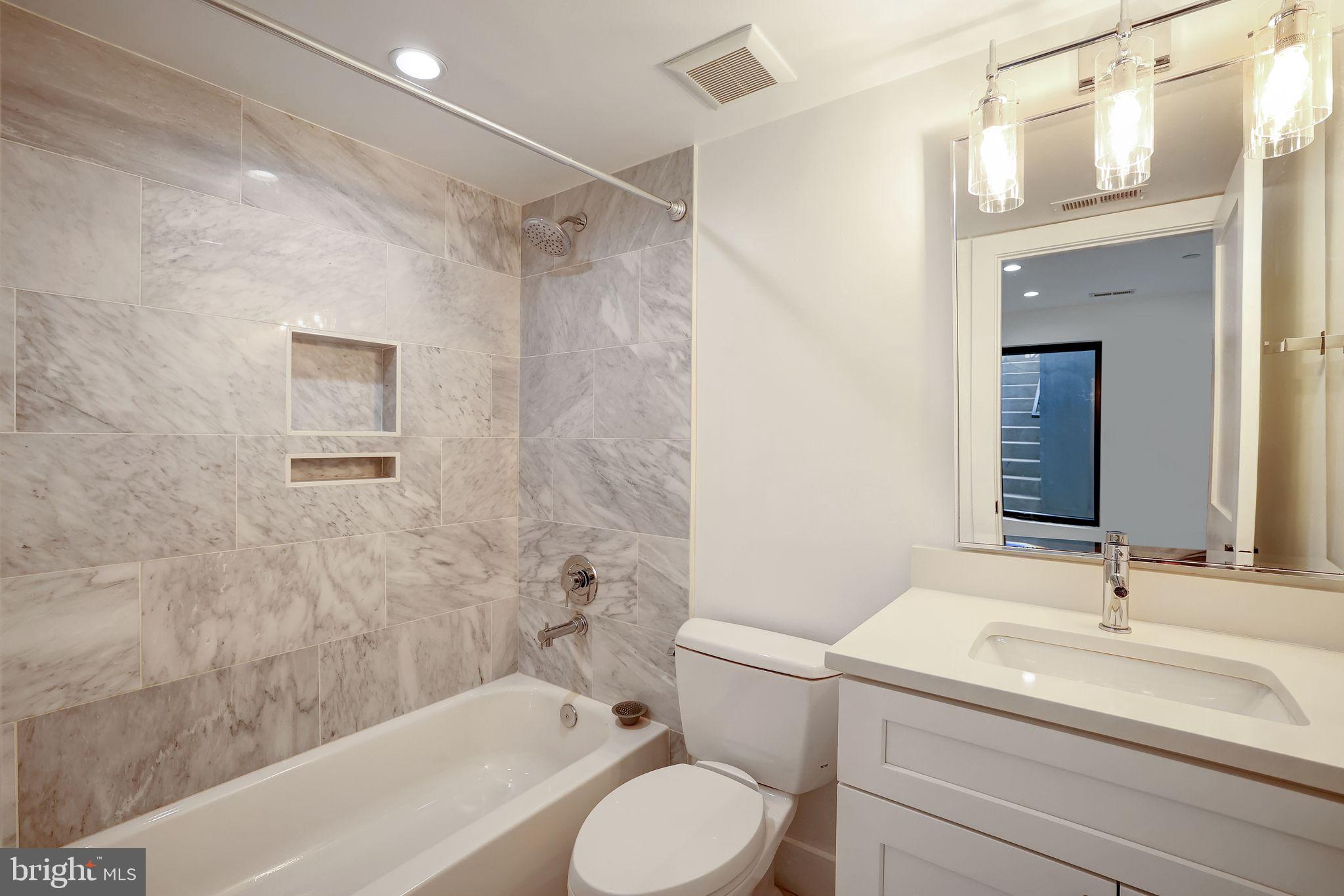 3210 8TH STREET NE 1