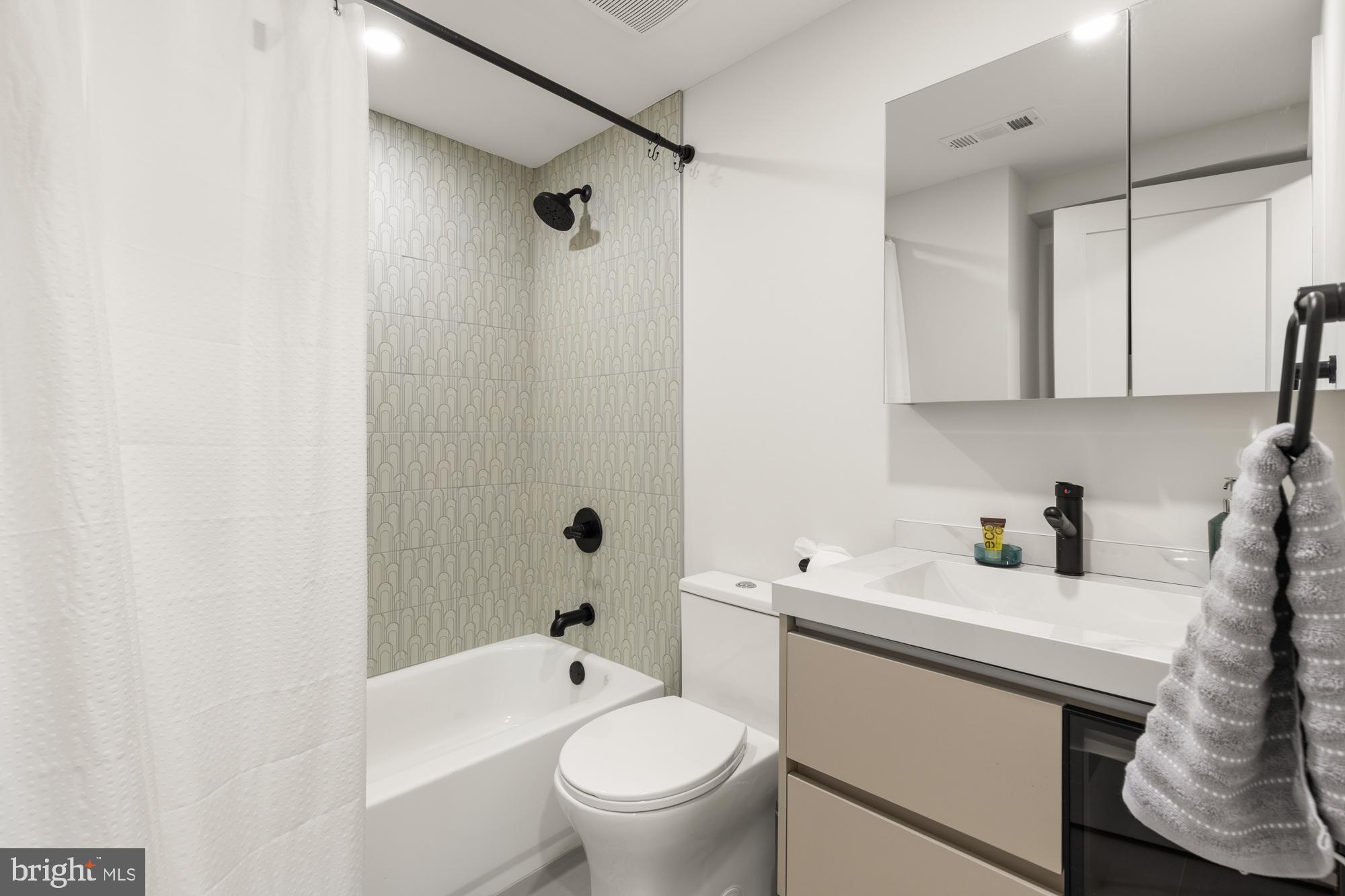 1146 16TH STREET NE A