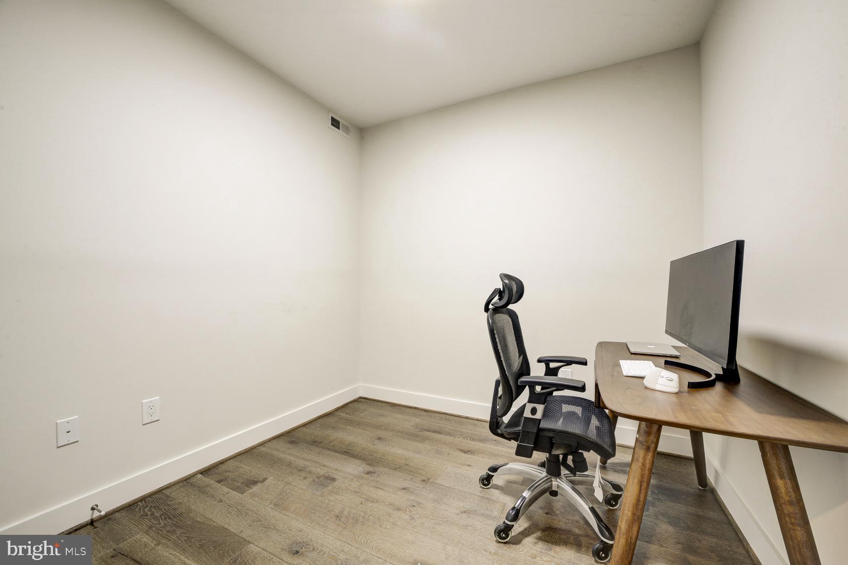 2337 CHAMPLAIN STREET NW 104