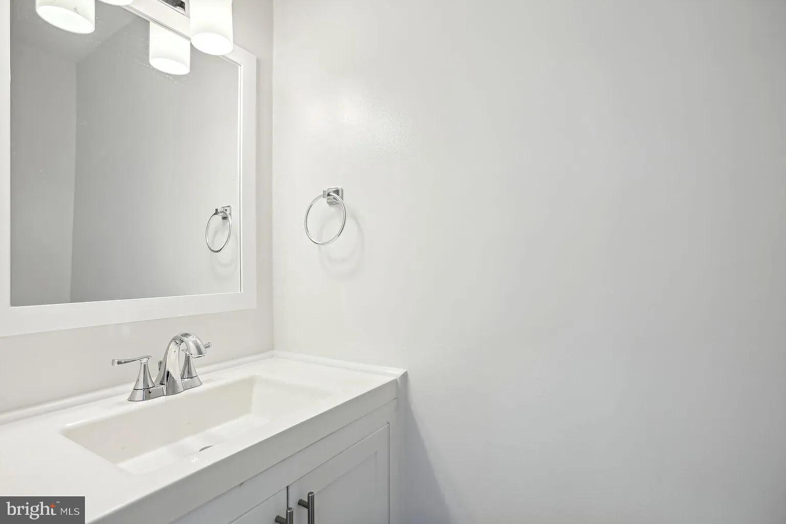 1507 FREEDOM WAY SE 2