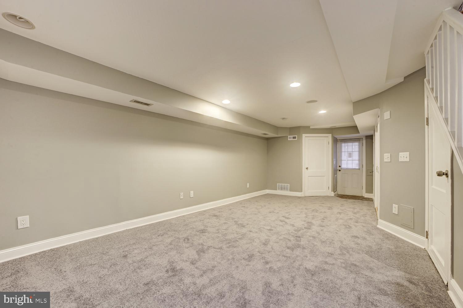 3958 BLAINE STREET NE