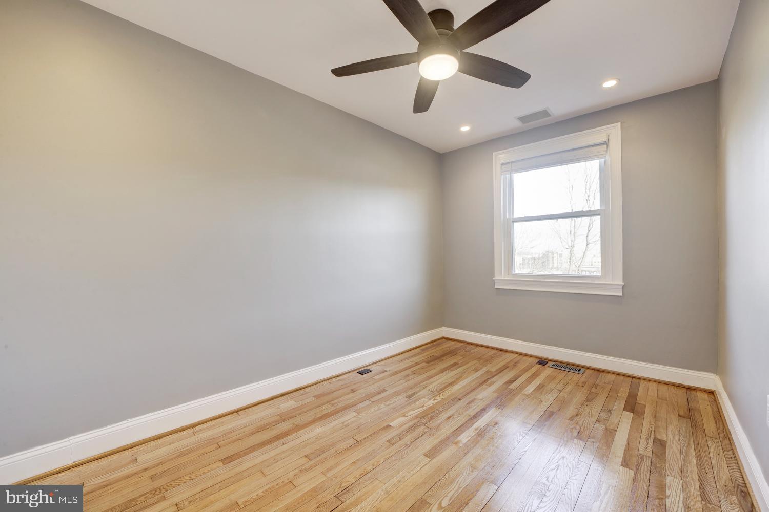 3958 BLAINE STREET NE