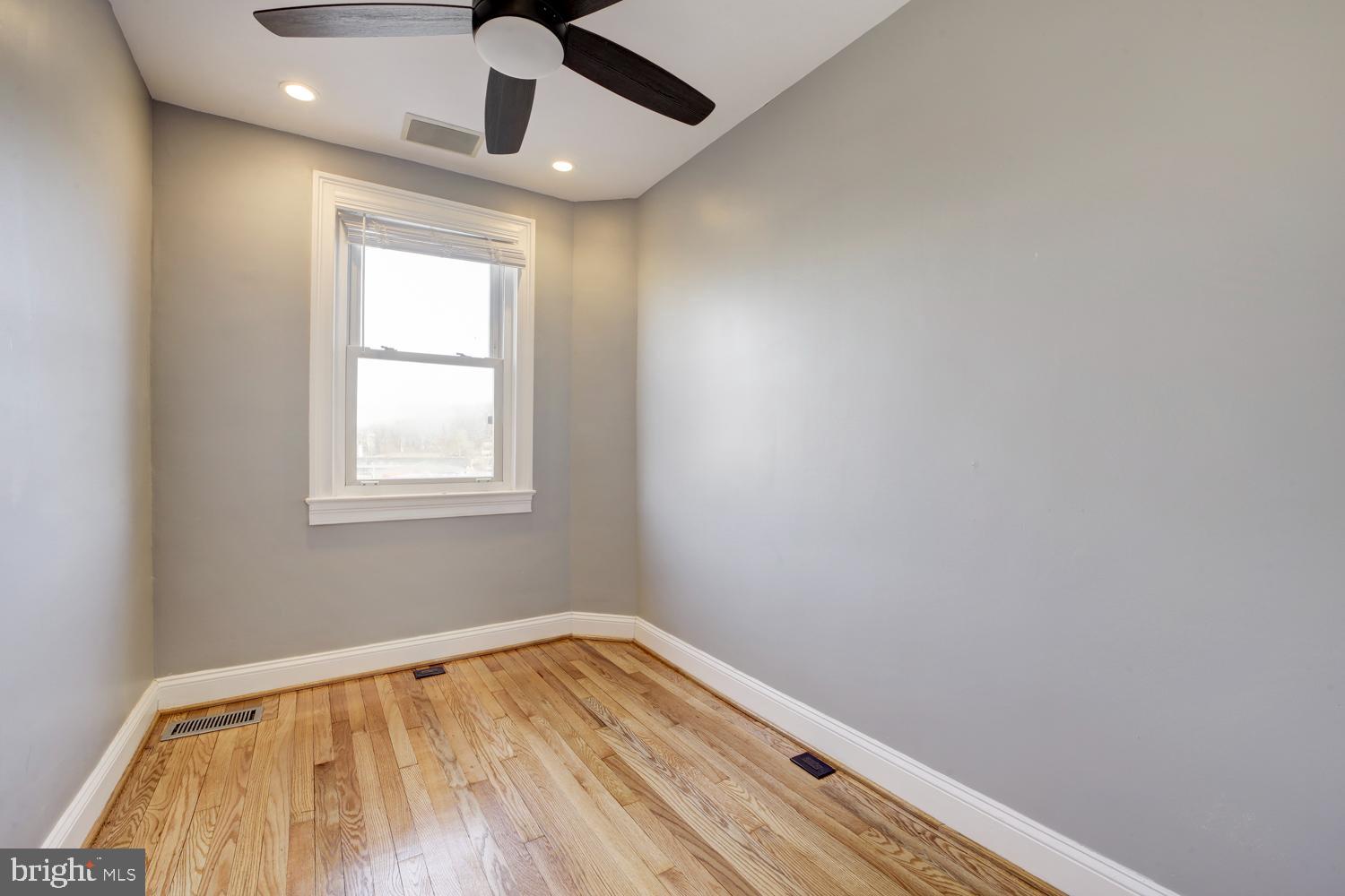 3958 BLAINE STREET NE