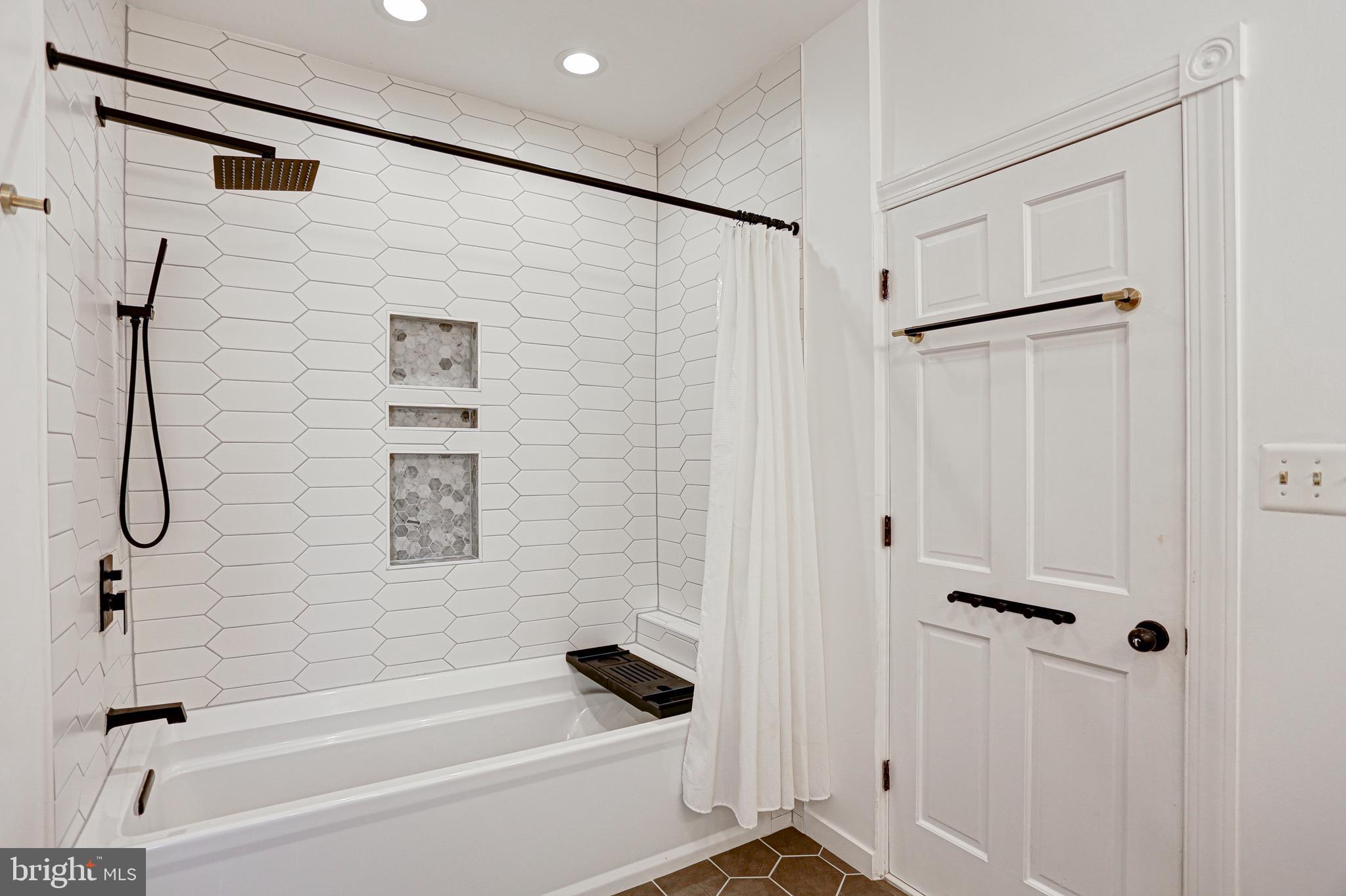 604 TENNESSEE AVENUE NE