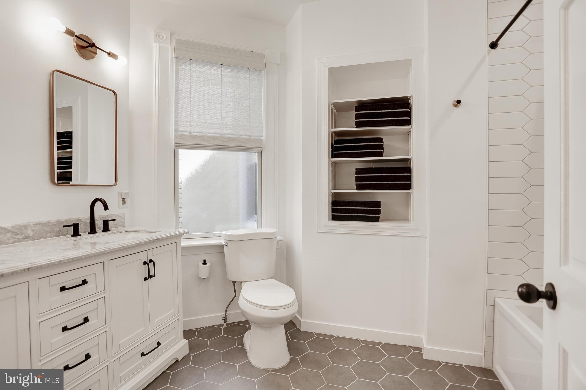 604 TENNESSEE AVENUE NE