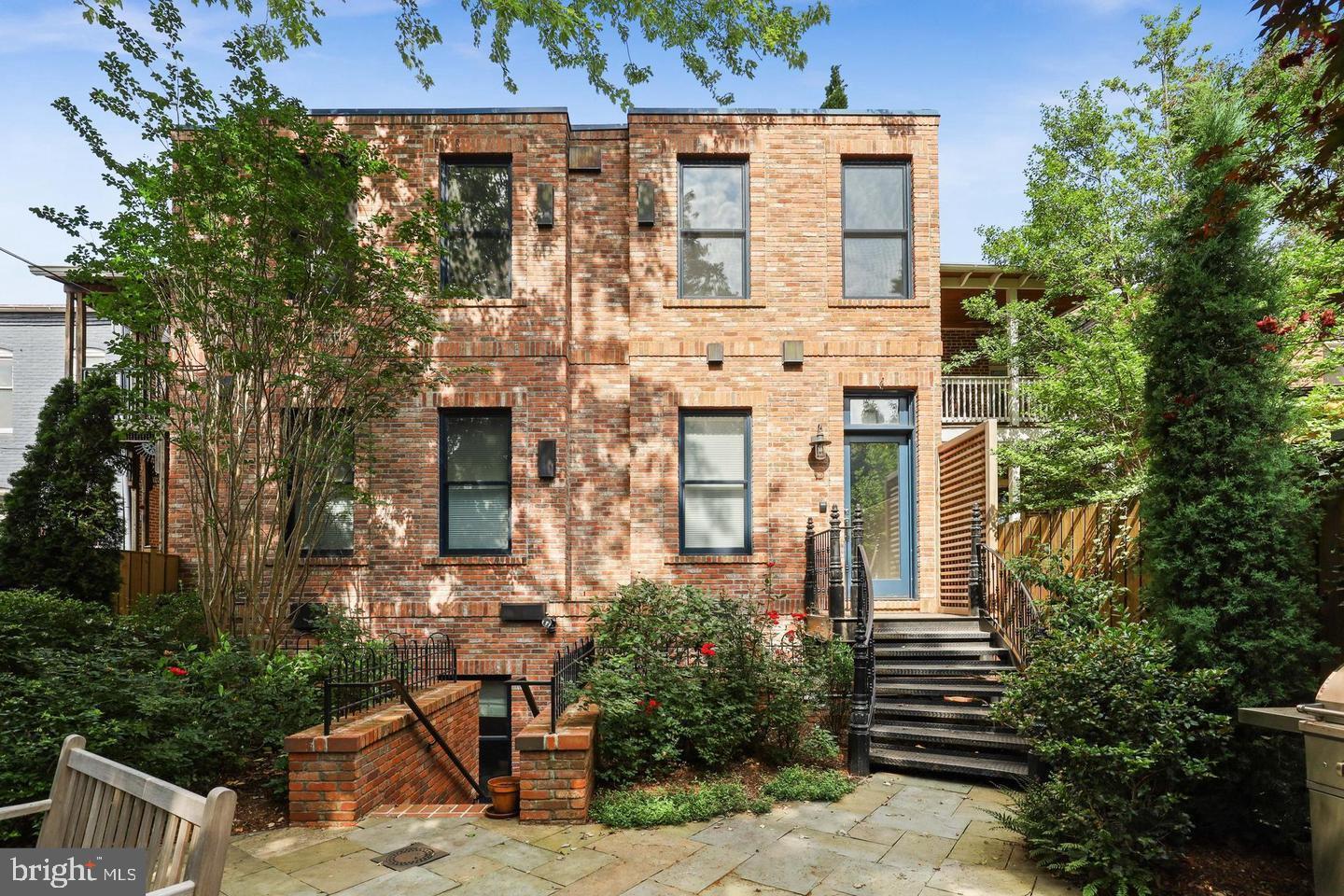 418 7TH STREET SE 101