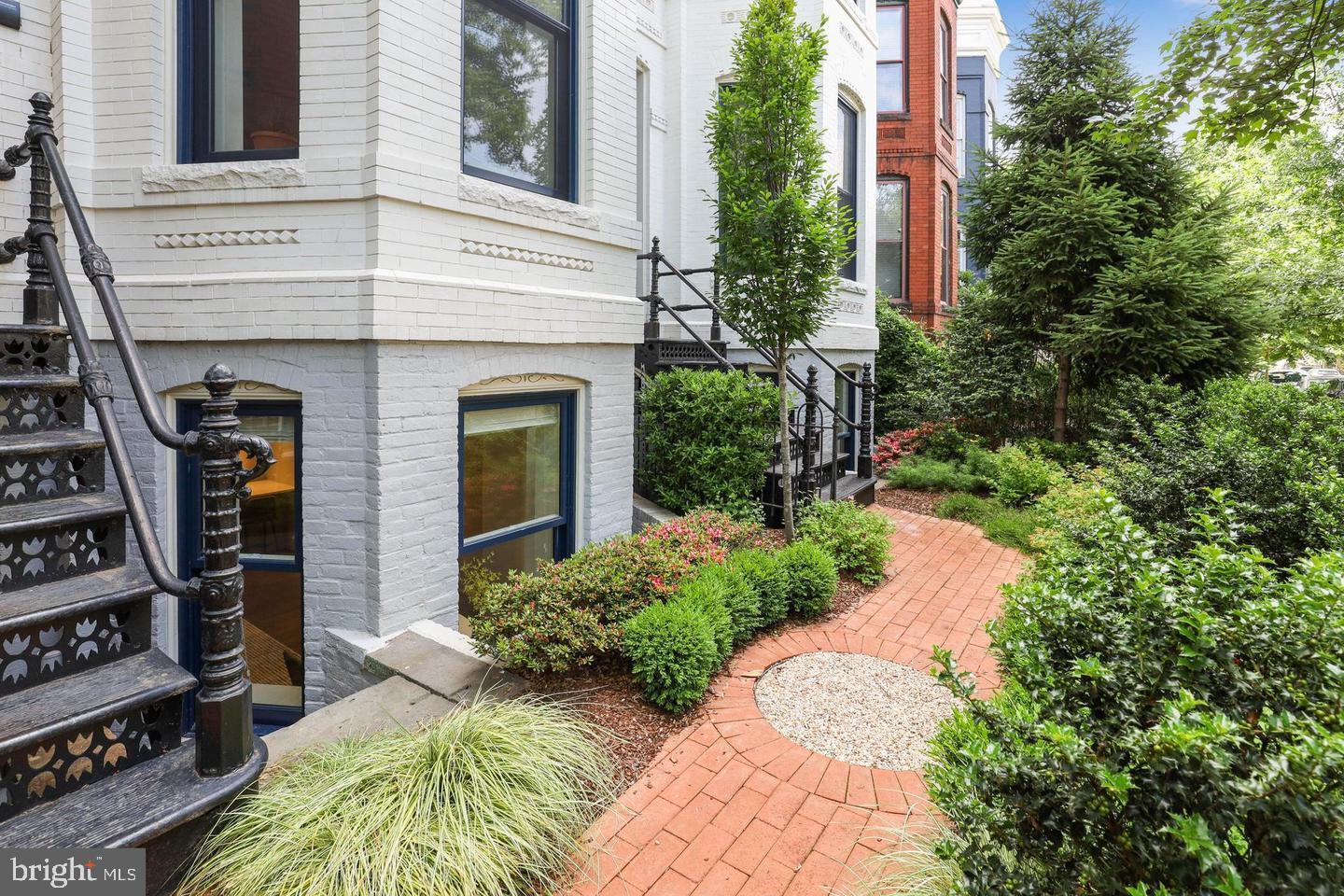 418 7TH STREET SE 101