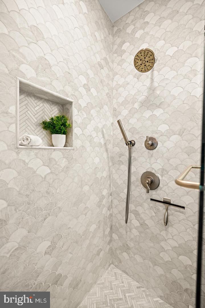 637 ALLISON STREET NW