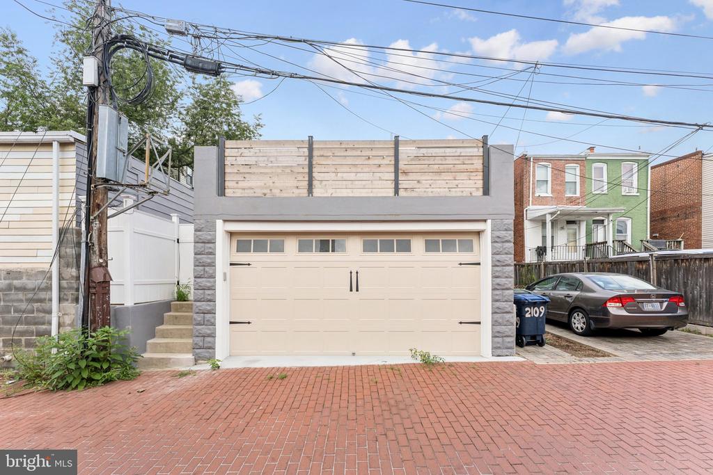 2105 4TH STREET NE