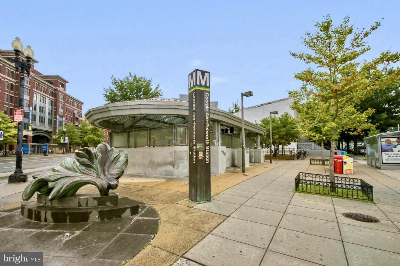 1355 OAK STREET NW 2