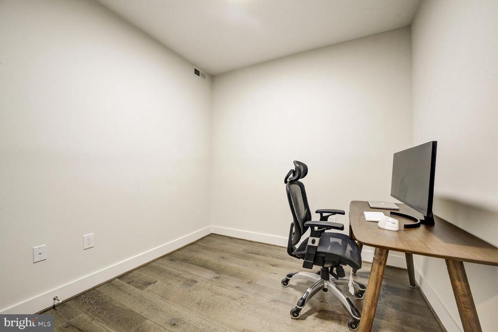 2337 CHAMPLAIN STREET NW Unit: 104