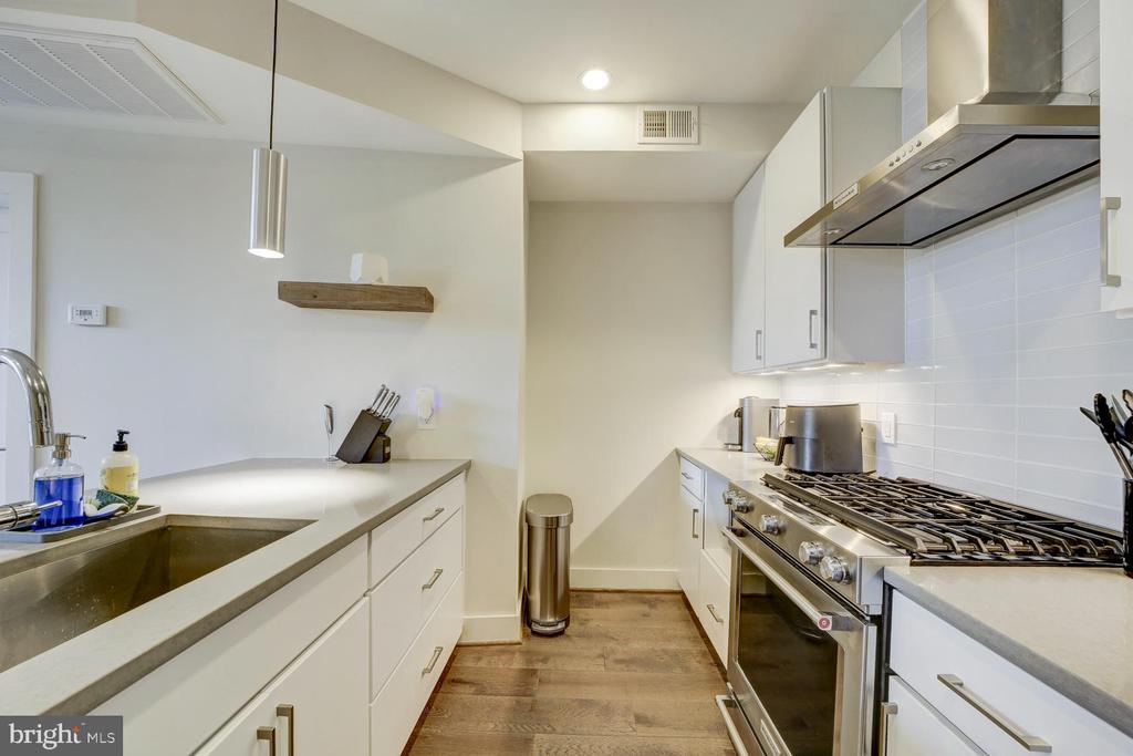 2337 CHAMPLAIN STREET NW Unit: 104
