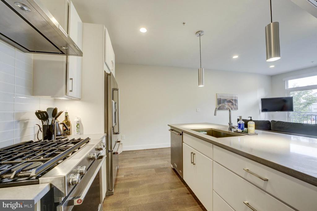 2337 CHAMPLAIN STREET NW Unit: 104