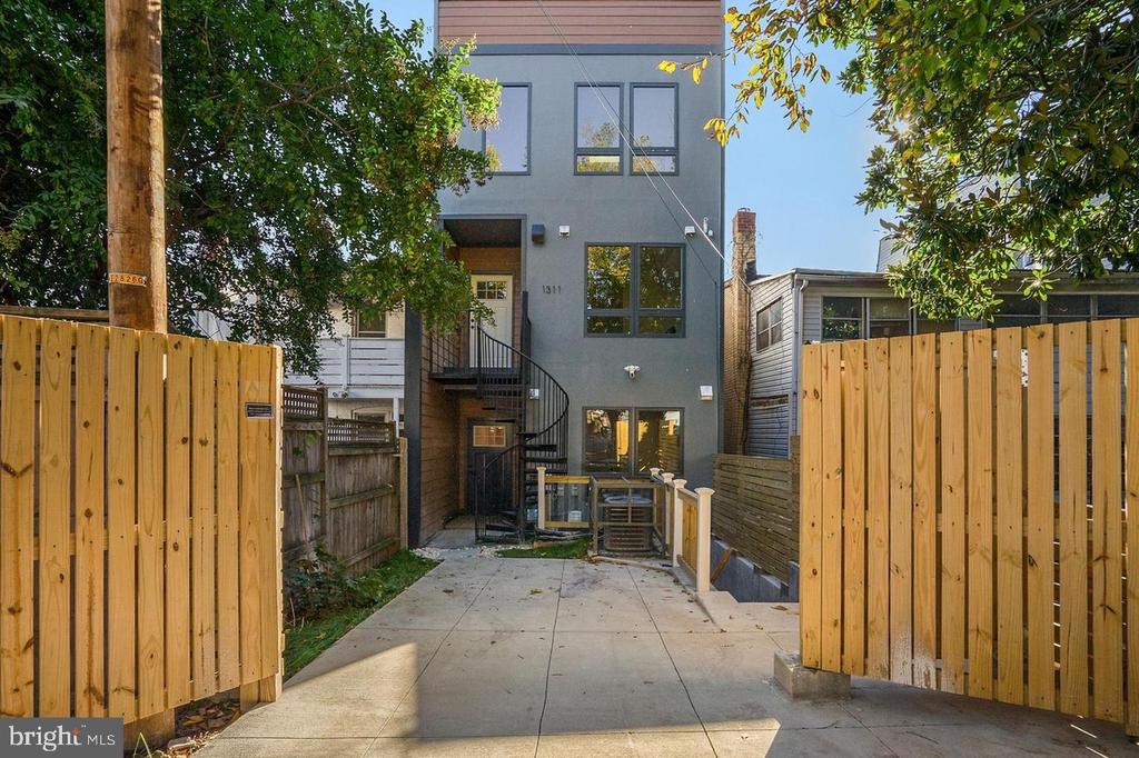1311 SPRING ROAD NW Unit: 1