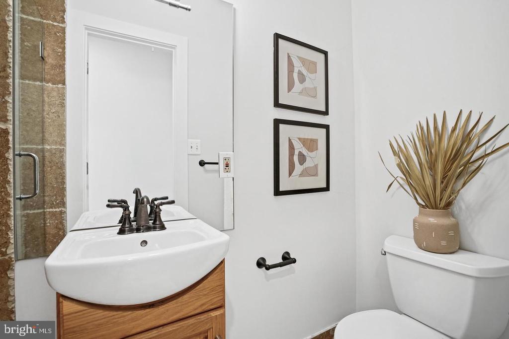 51 RHODE ISLAND AVENUE NW Unit: 3