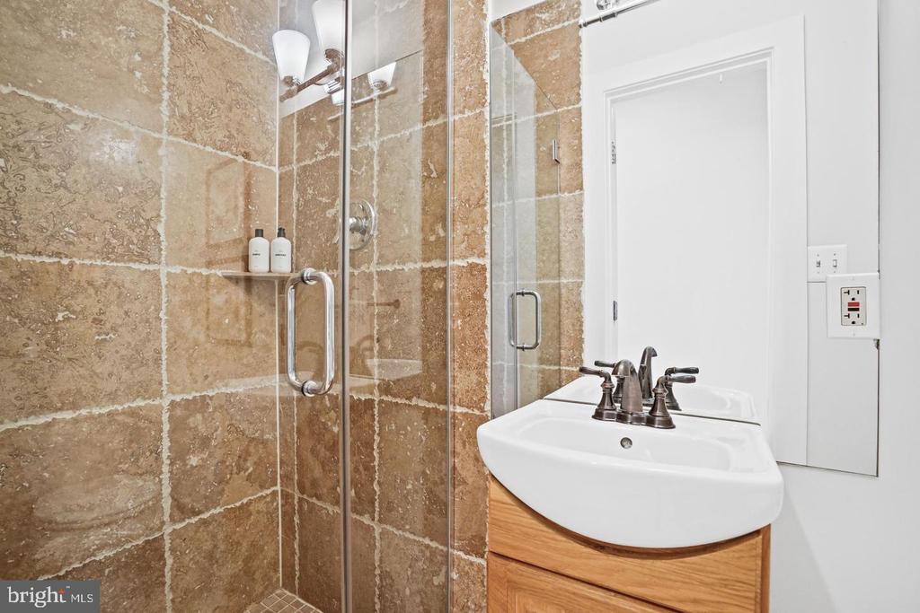 51 RHODE ISLAND AVENUE NW Unit: 3