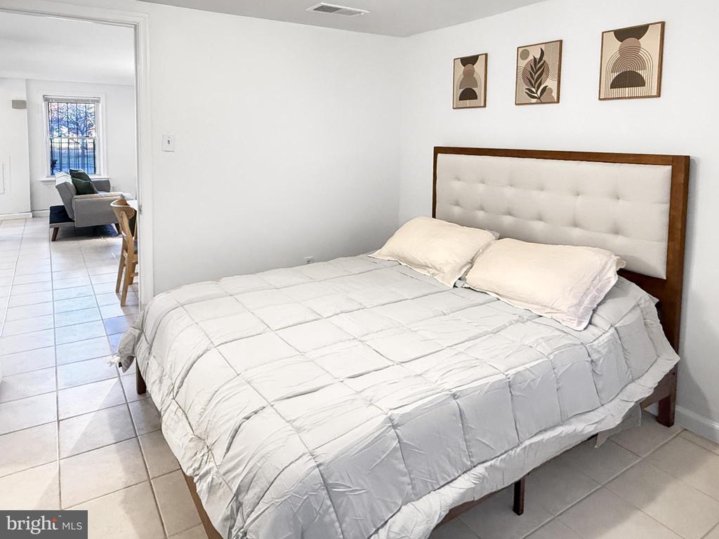 1523 PENNSYLVANIA AVENUE SE Unit: 2