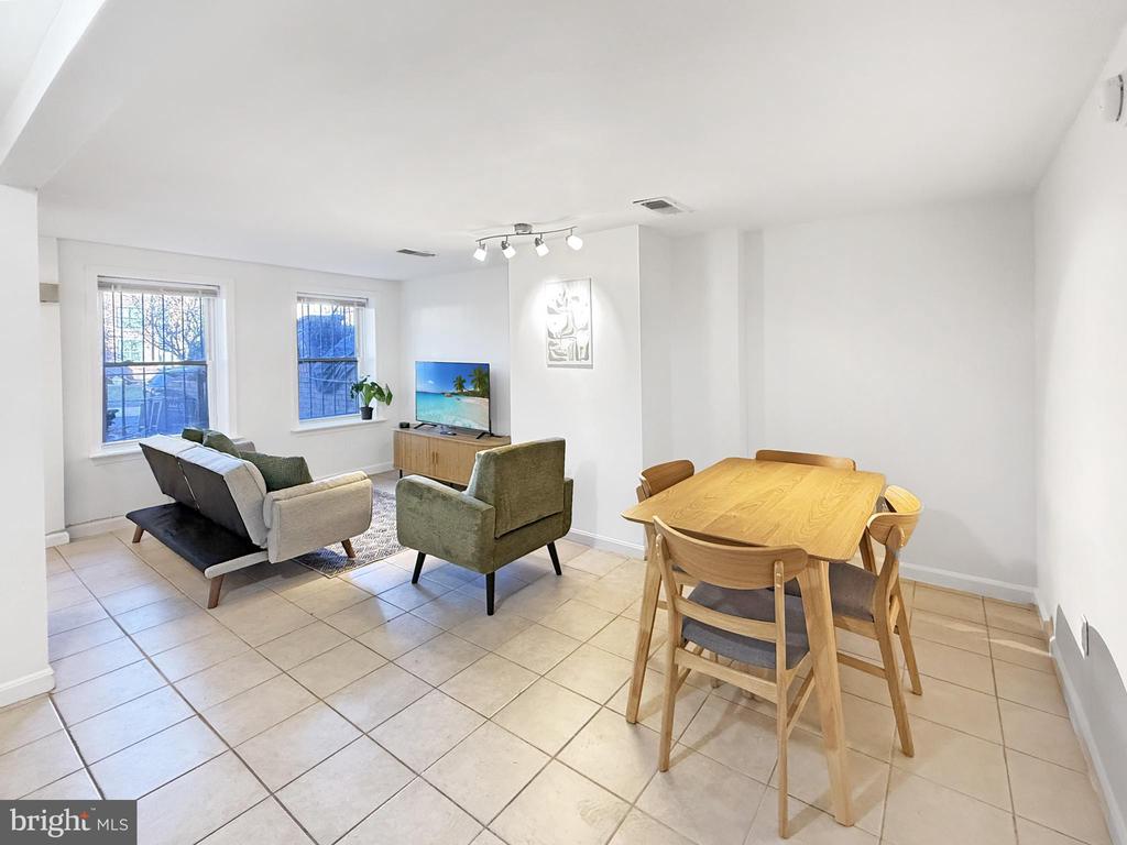 1523 PENNSYLVANIA AVENUE SE Unit: 2