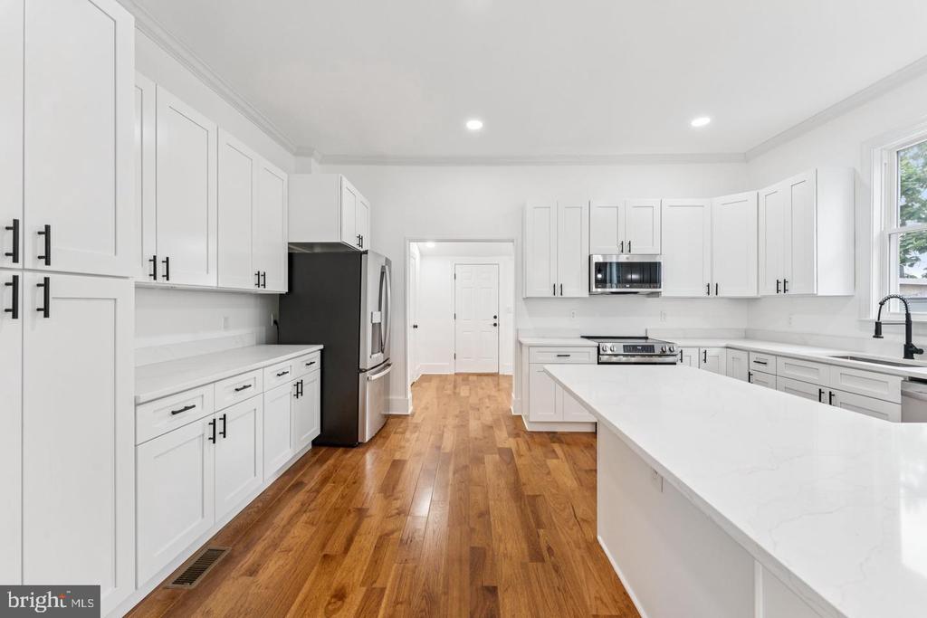 2105 4TH STREET NE