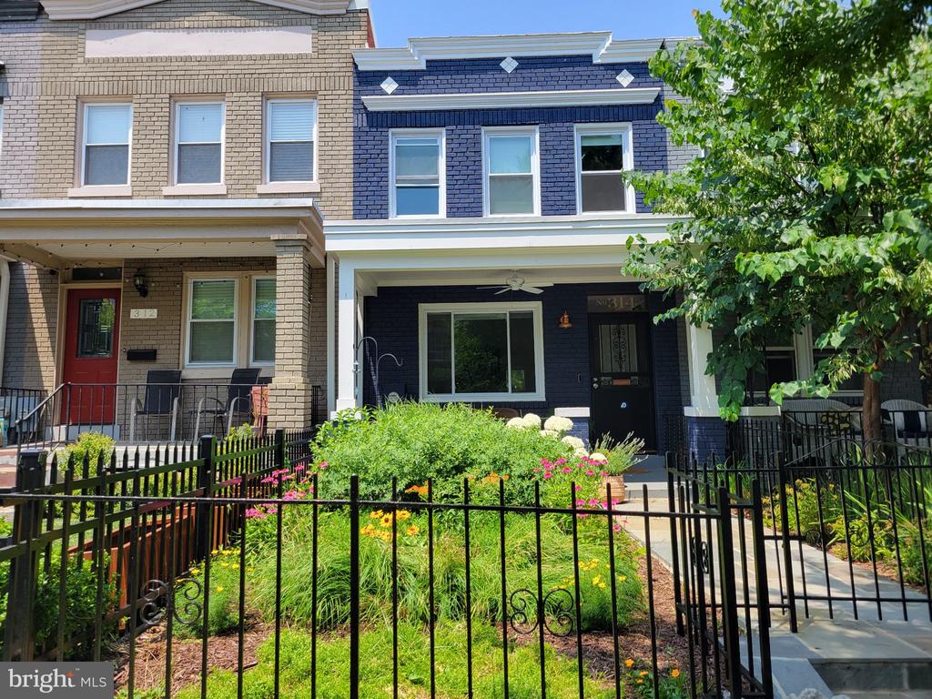 314 BRYANT STREET NE