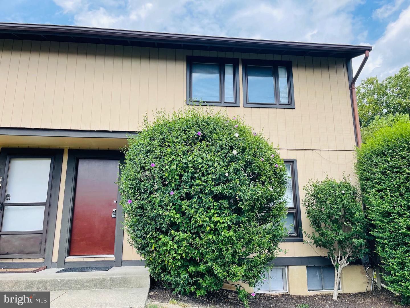 574 West Ct