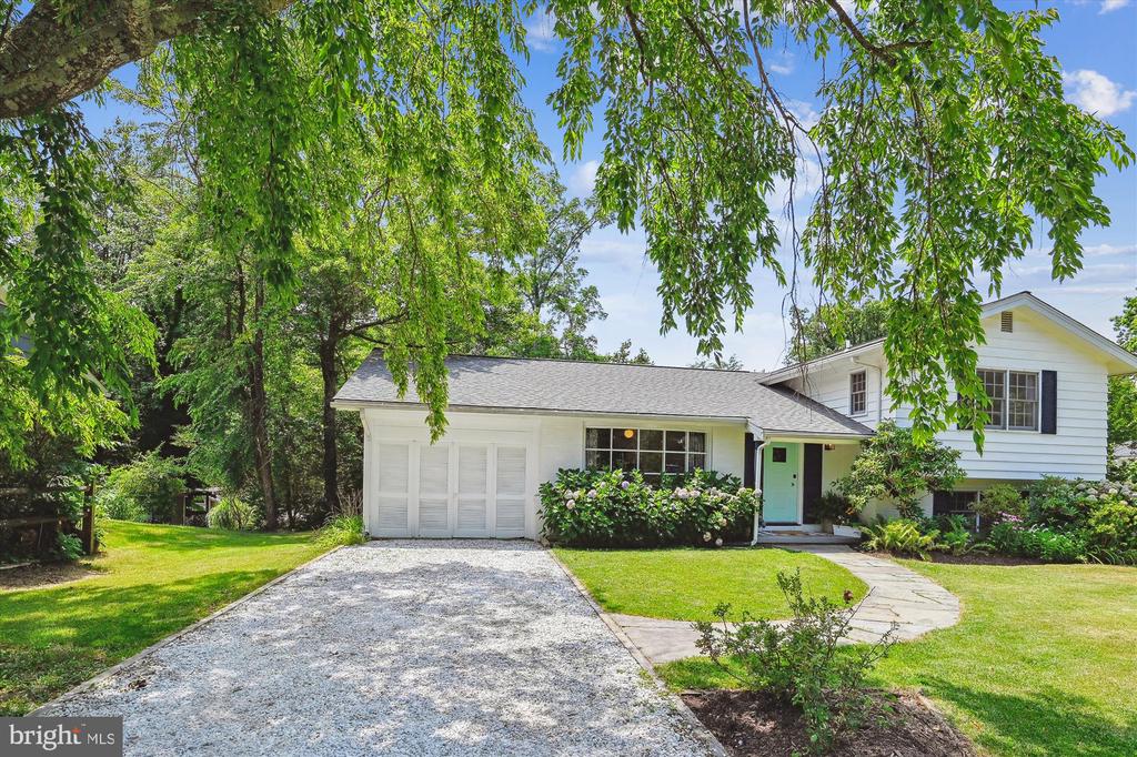 1520 Circle Dr