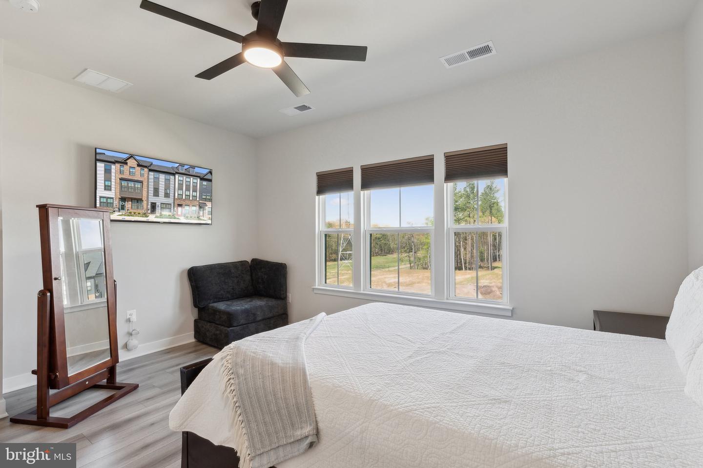 7828 Yona Ct