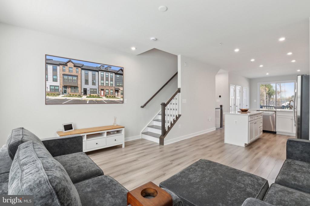 7828 Yona Ct