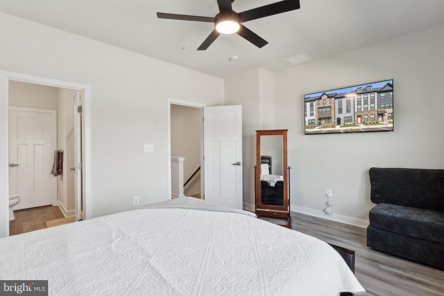 7828 Yona Ct