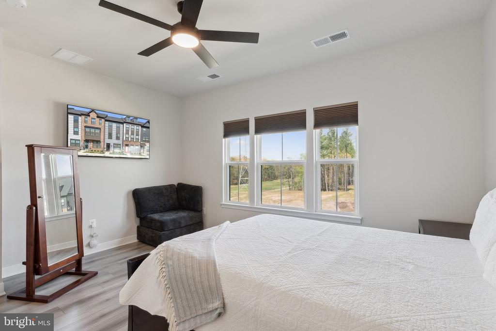 7828 Yona Ct