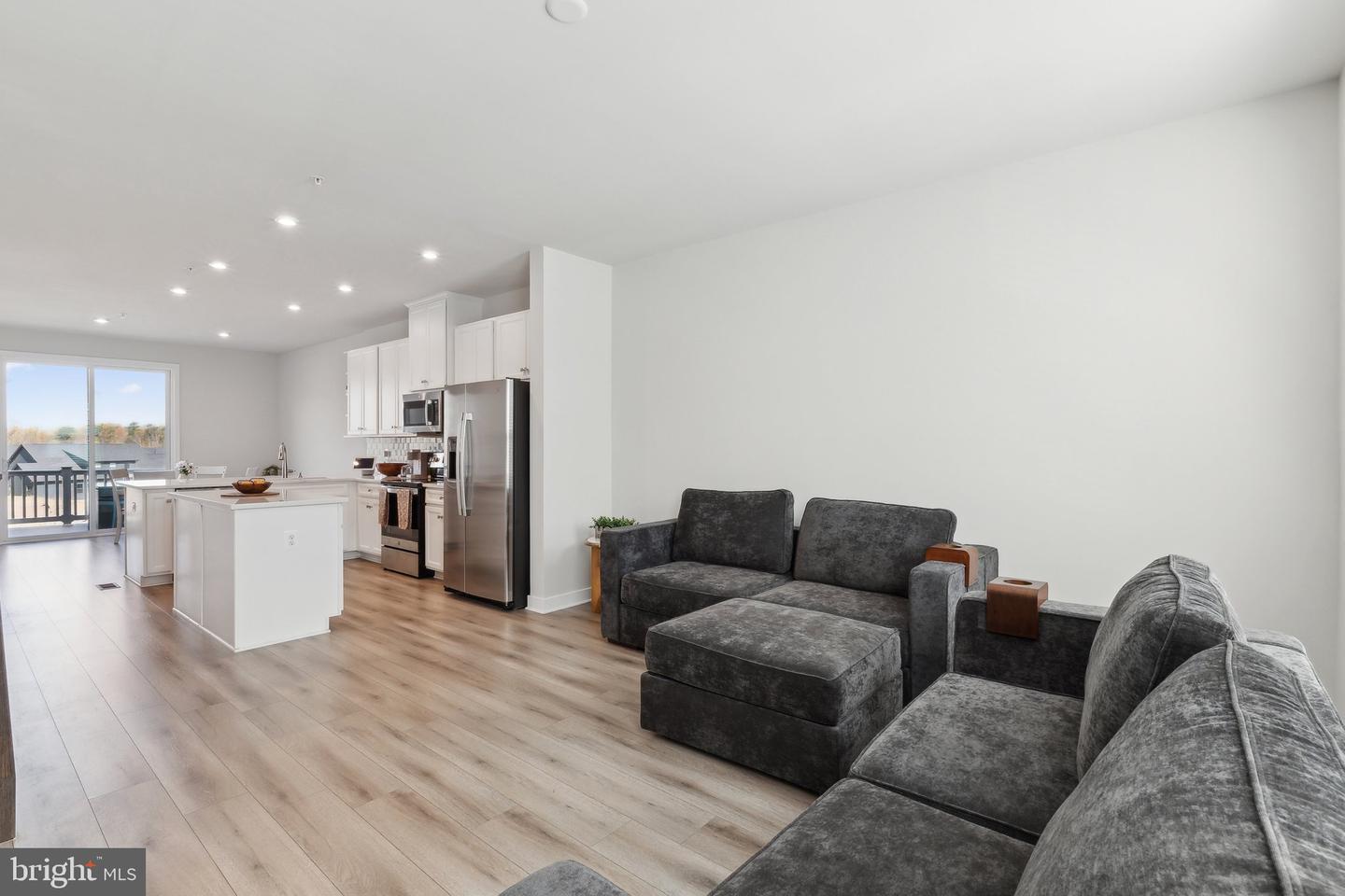 7828 Yona Ct