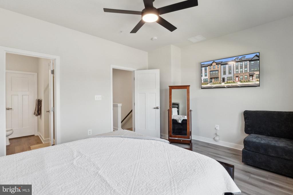 7828 Yona Ct