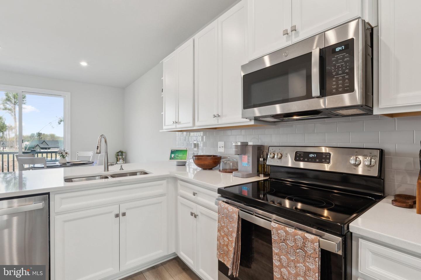 7828 Yona Ct