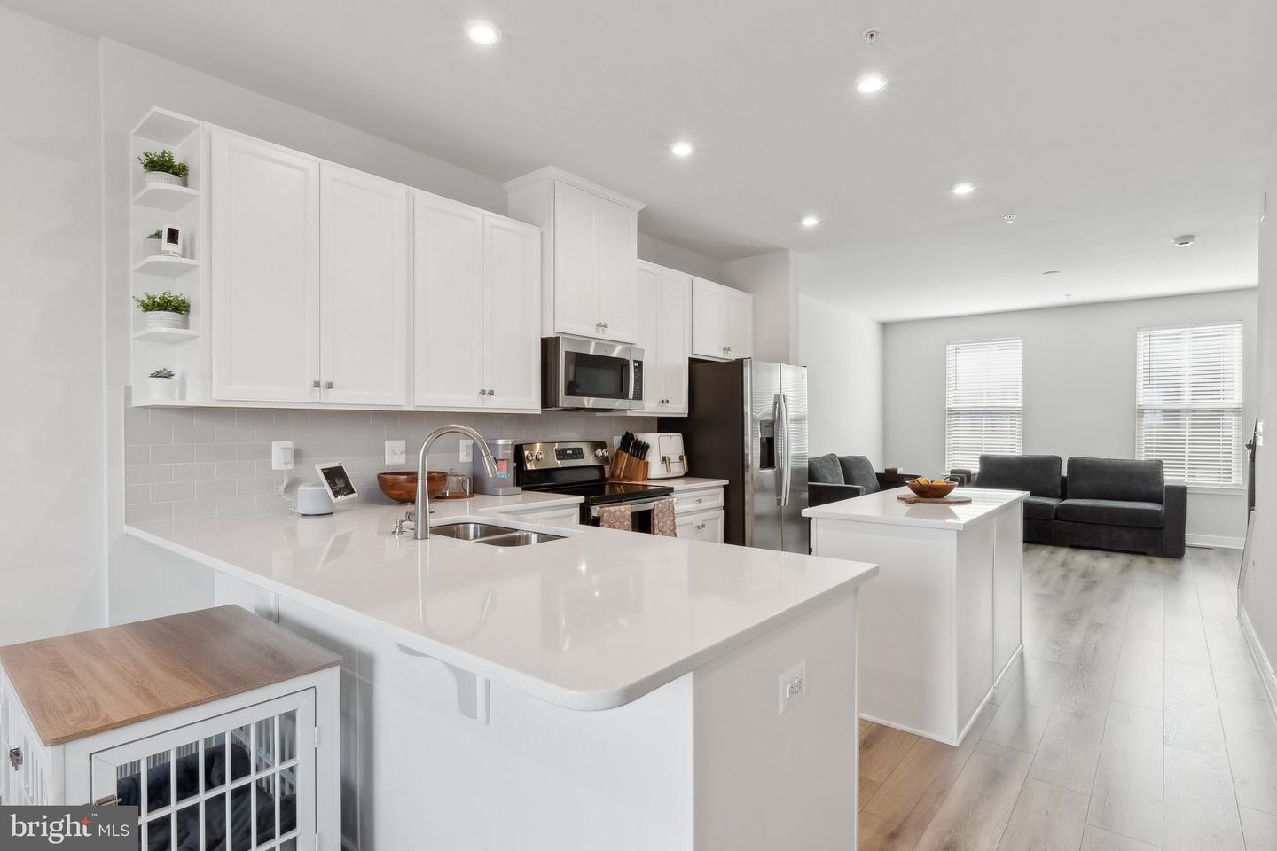7828 Yona Ct