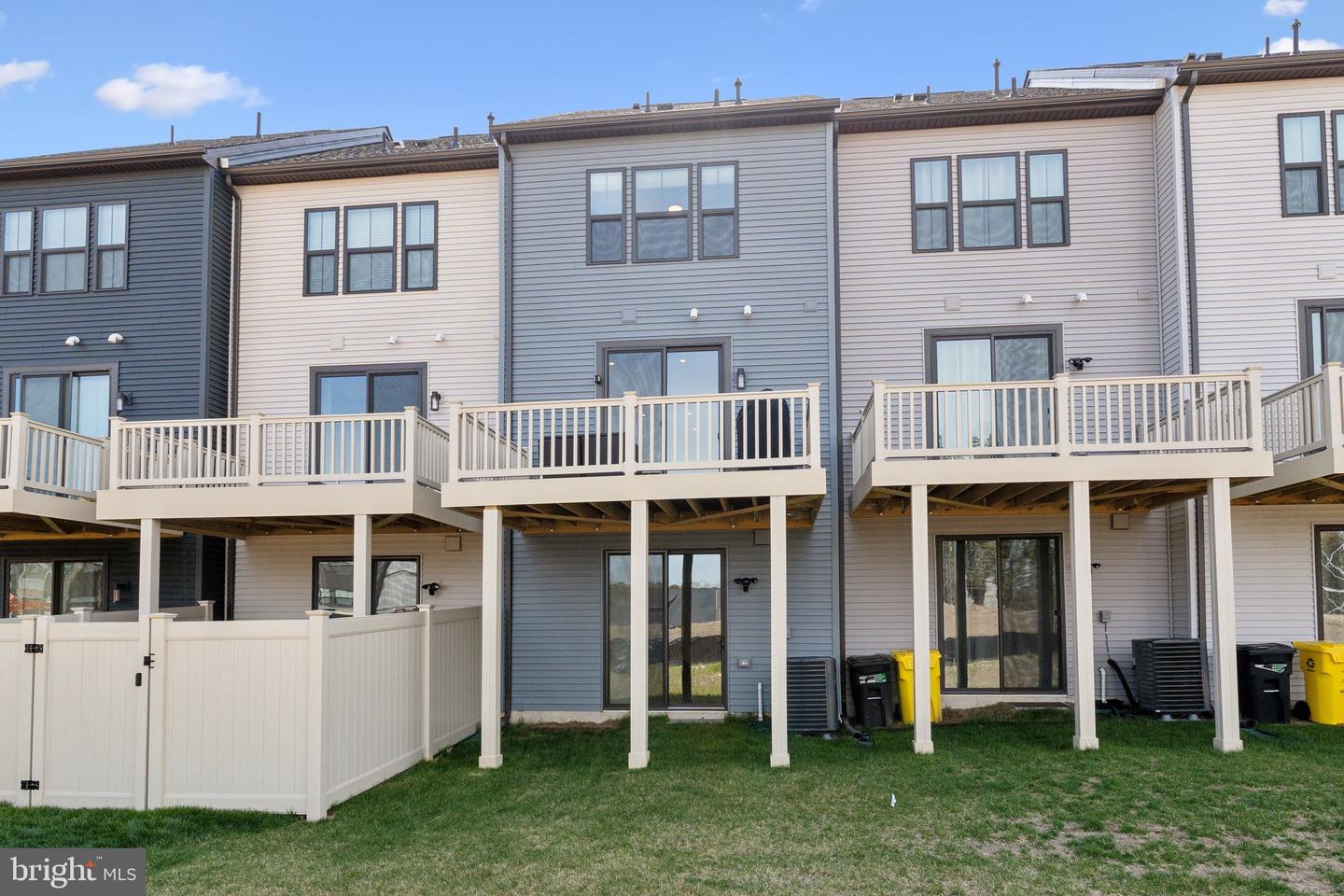 7828 Yona Ct