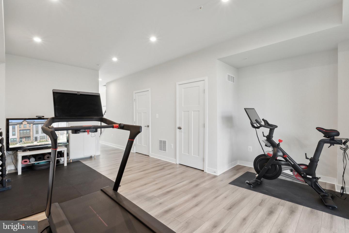 7828 Yona Ct