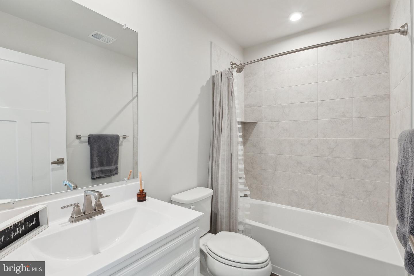 7828 Yona Ct