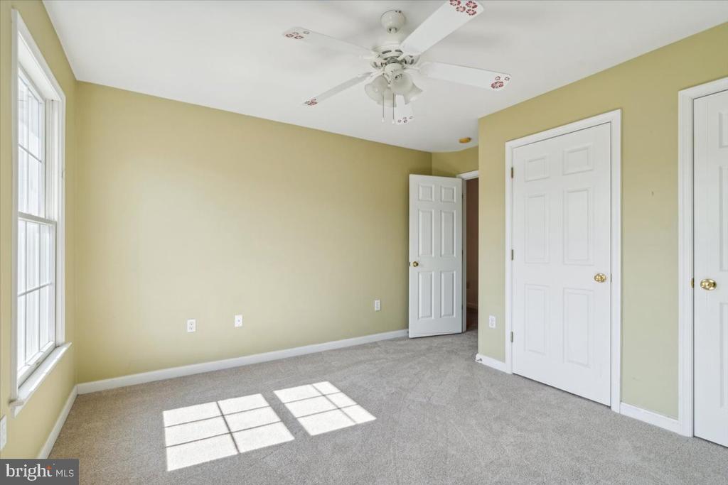 1037 Lindfield Dr