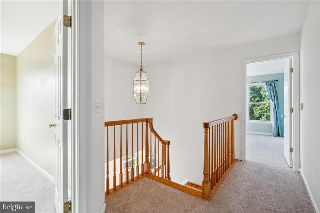 1037 Lindfield Dr