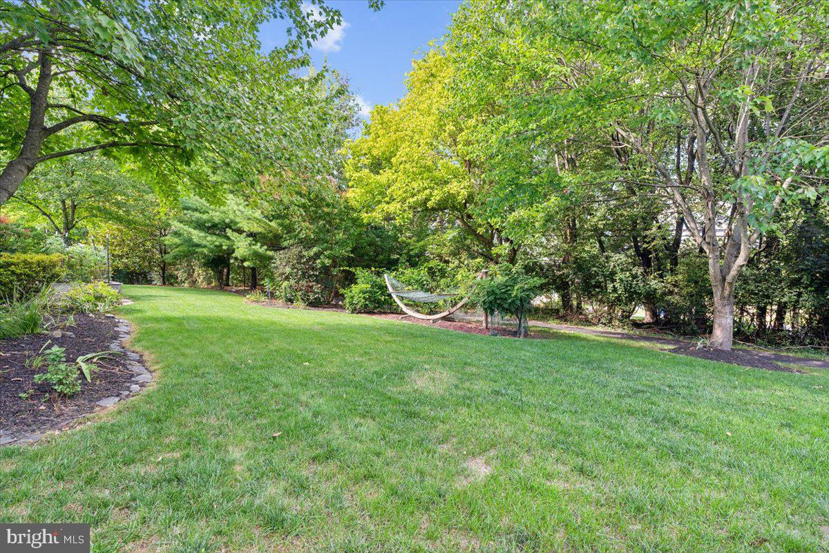 1037 Lindfield Dr